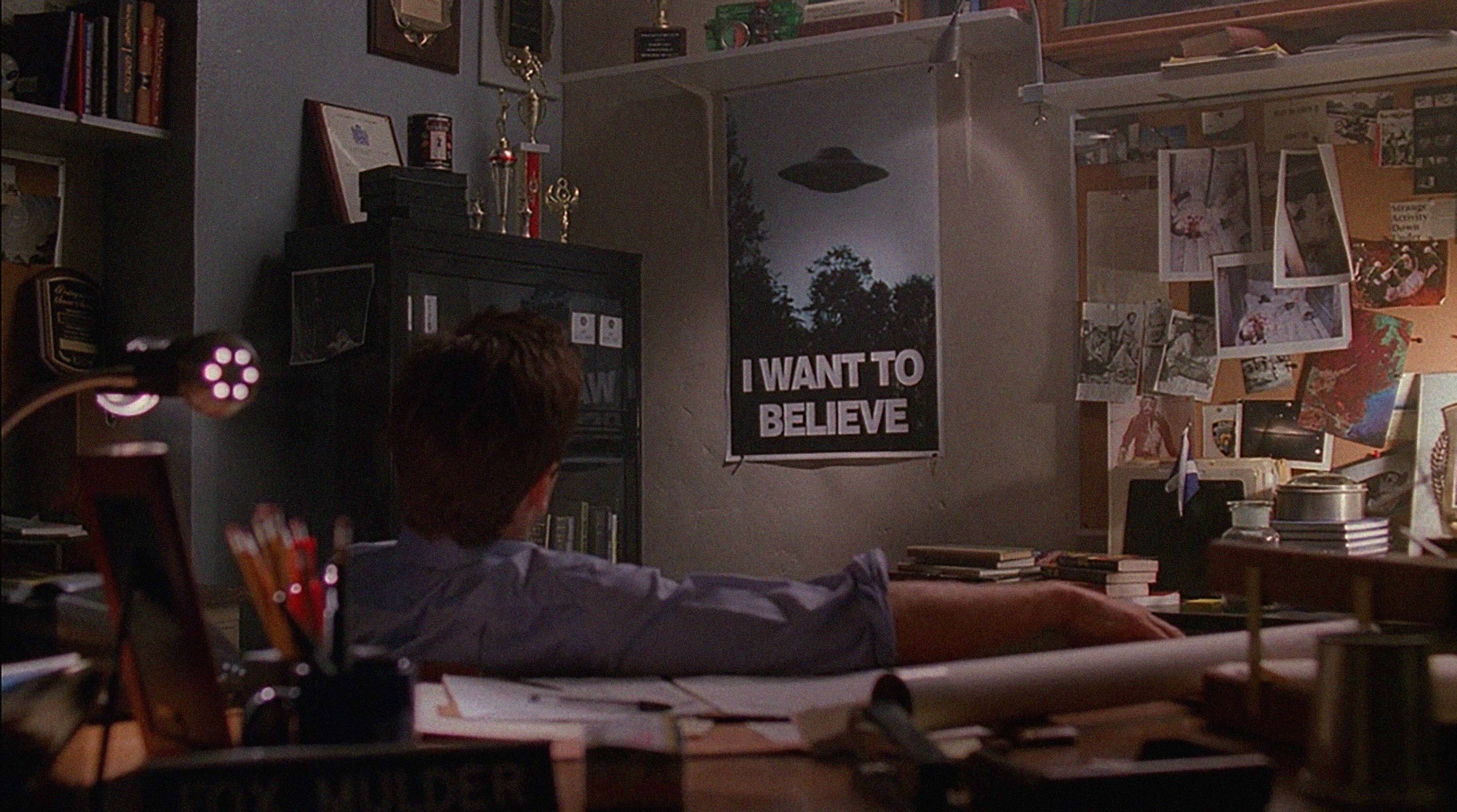 500-piedi-serie-fumetti-sci-fi-enna-cesarello-x-files
