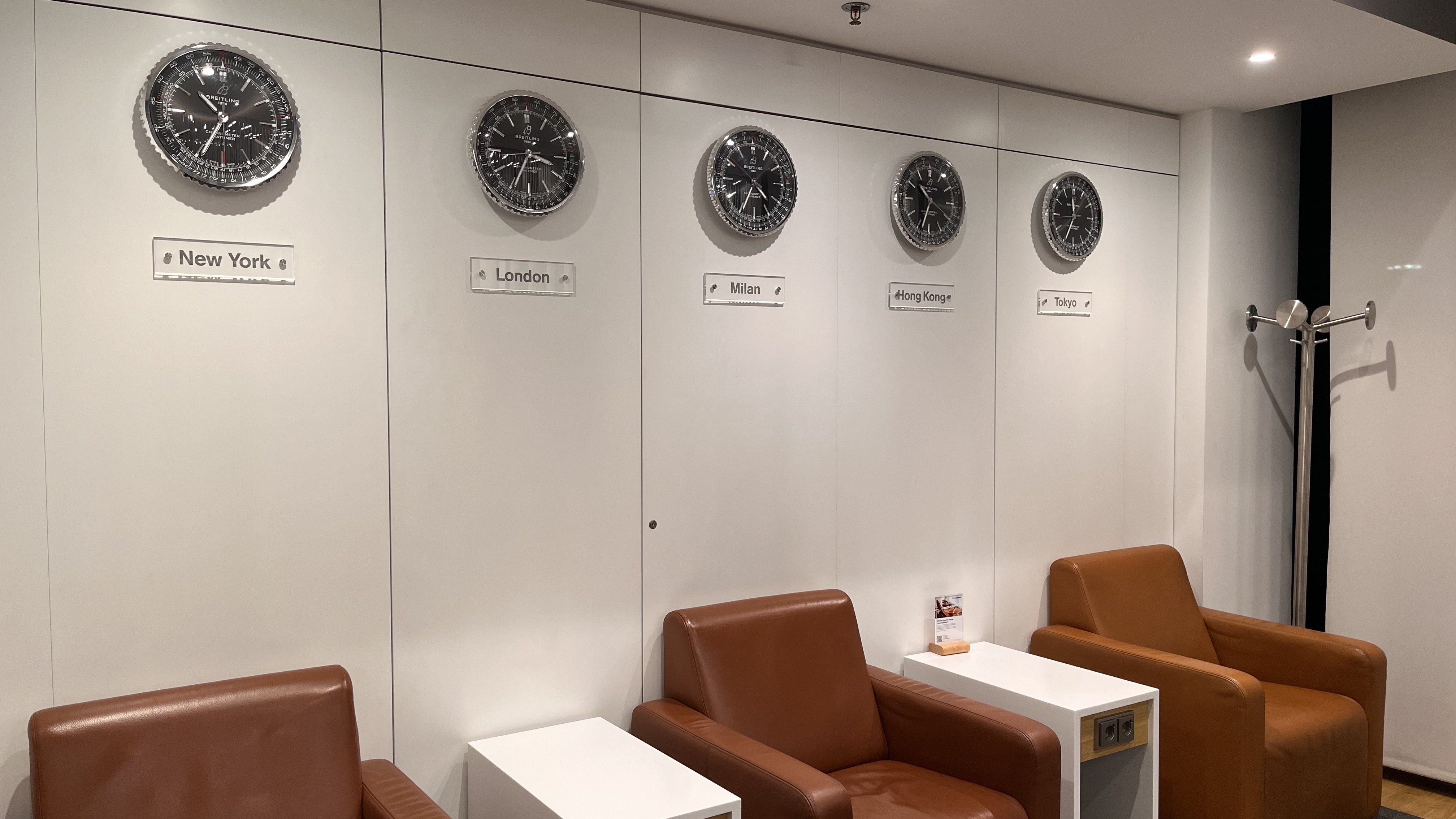 Parete fusi orari Lounge Lufthansa Malpensa