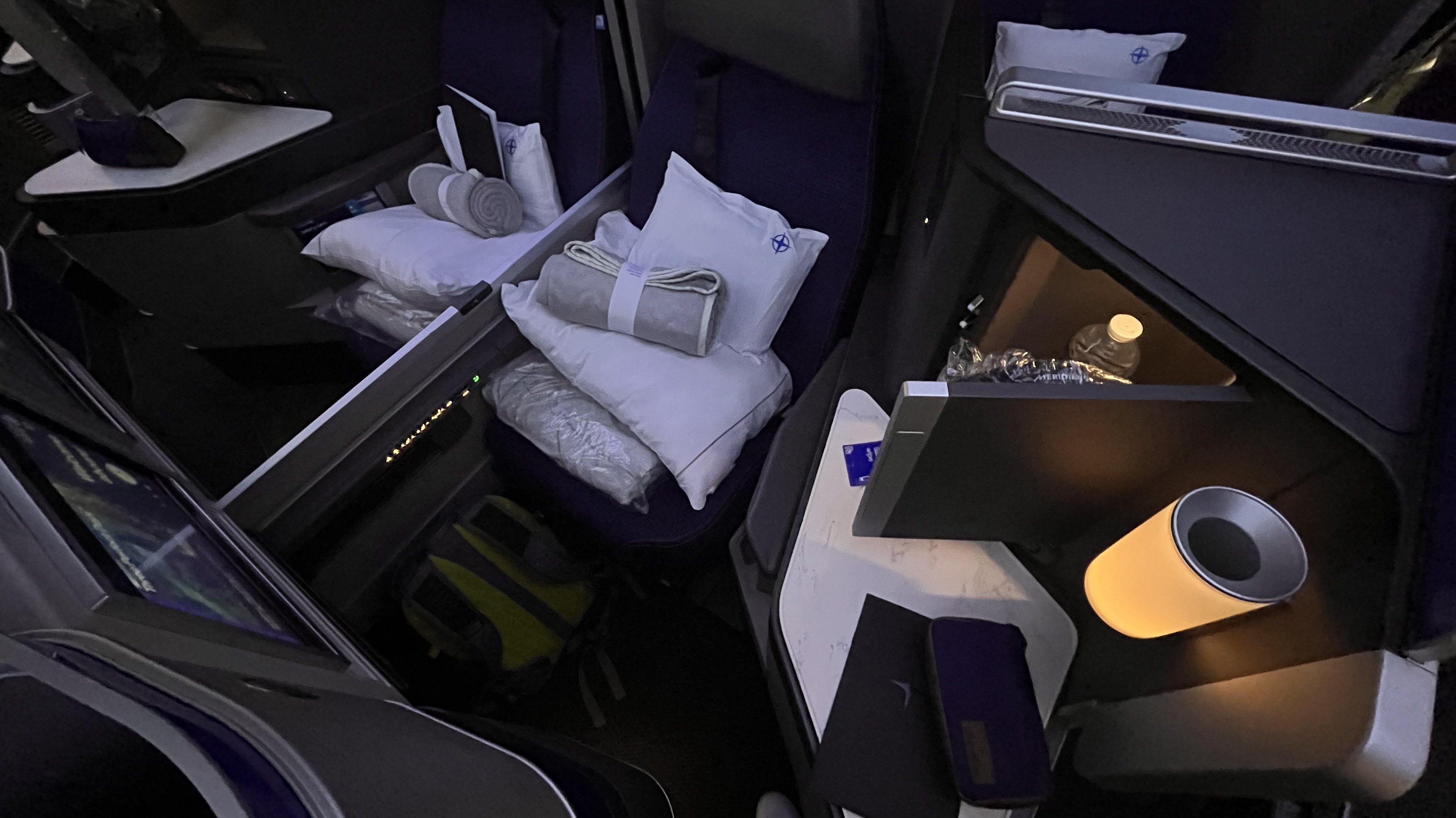 Vista completa della United Polaris Business Class sul Boeing 787-9