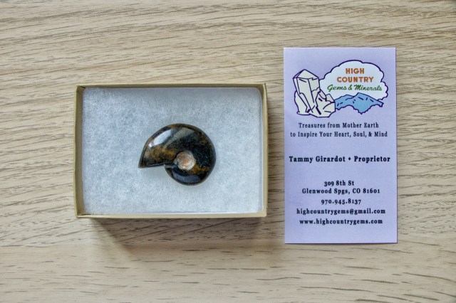 Ammonite del Madagascar presa all'High Country Gems & Minerals di Glenwood Springs, Colorado -U.S.A-